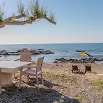 Limnioni Апартаменты